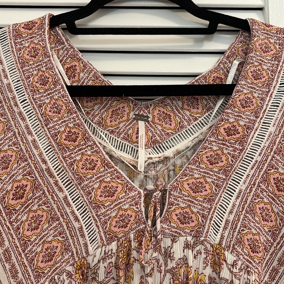 Free People flowy boho top with great details- gorgeous! - Picture 3 of 4